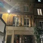 Le 8 Chaussee *