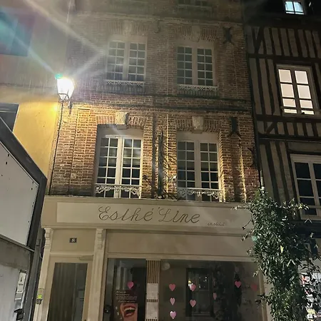 Le 8 Chaussée *
